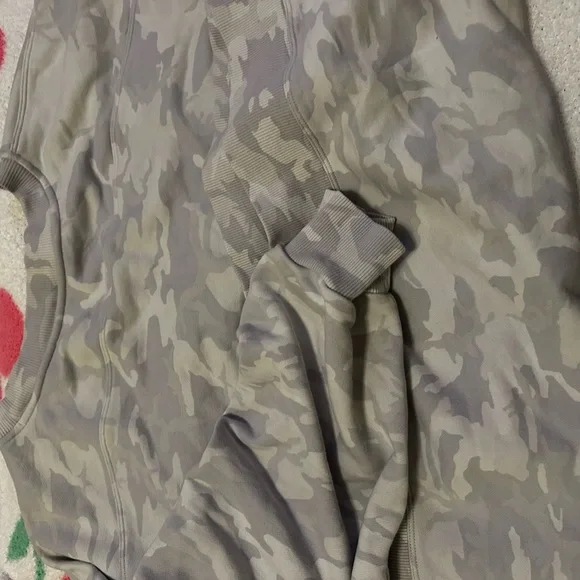 Lululemon white Camouflage Sweatshirt - Picture 6 of 6